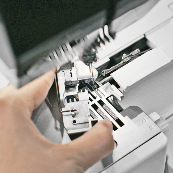 Bernina L890 - Serger