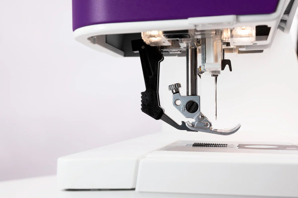 PFAFF - Expression 710