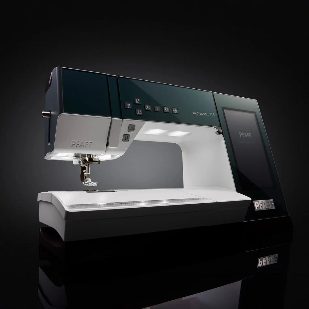 PFAFF - Expression 715