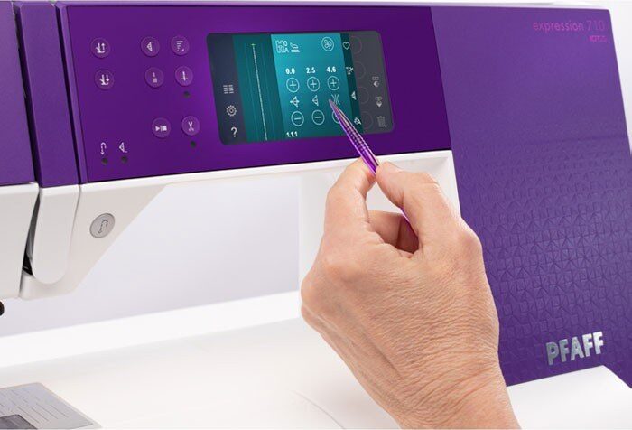 PFAFF - Expression 710